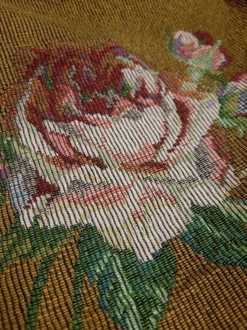 Coppia di tagli tessili darredo vintage – Jacquard floreale