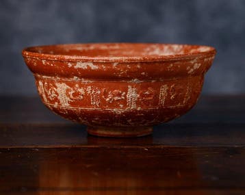 Oud-Romeins terra sigillata schaal met prachtige decoratie -