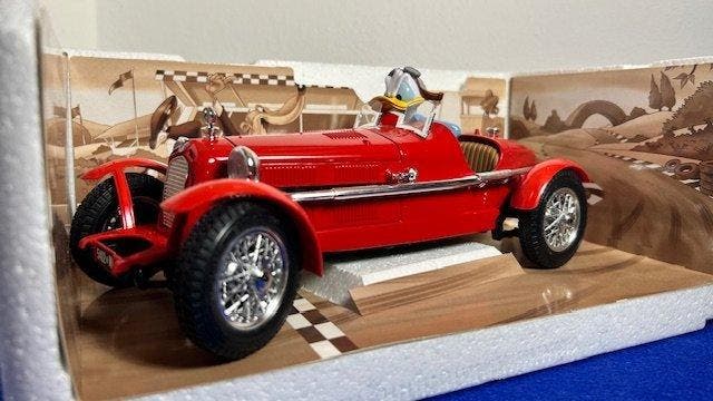 Bburago 1/18 - Beeld, Alfa Romeo 8C 2300 Monza Disney, Verzamelen, Disney