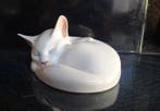 Royal Copenhagen - Figuur - Sleeping Cat - Porselein, Antiek en Kunst