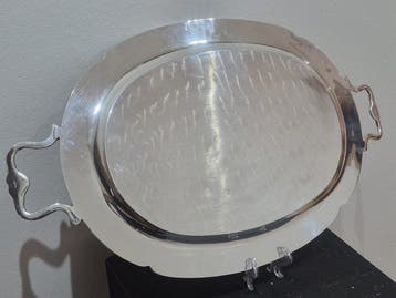 Gran bandeja francesa de servicio en metal plateado – estilo