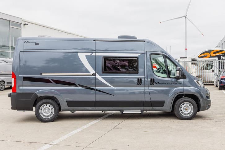 McLouis Menfys Van 3 S-Line Maxi nieuw met korting 78603, Caravans en Kamperen, Mobilhomes, Cassettetoilet, Handgeschakeld, Treinzit