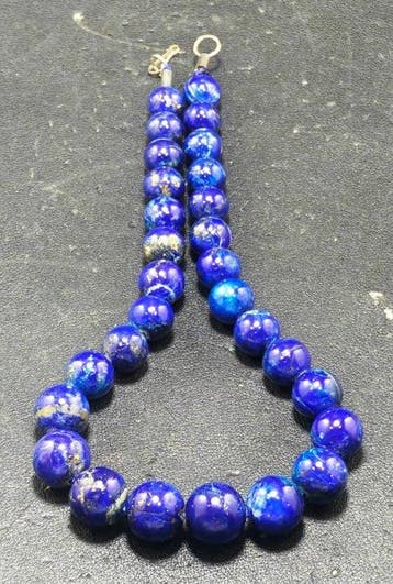 Fluorescerend lapis lazuli Kralenketting - Hoogte: 420 mm -