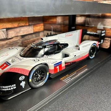 IXO Models 1:18 - Model raceauto - IXO Models 1:18 Porsche, Nieuw