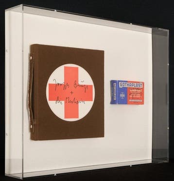 Joseph Beuys (1921-1986) - Set “Joseph Beuys + die Medizin”