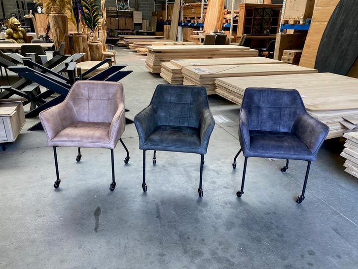 Malaga armstoel, velvet + skatewieltjes (nieuw, A-keuze), Maison & Meubles, Chaises