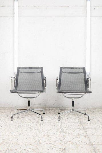 Vitra - Charles & Ray Eames - Bureaustoel (2) -