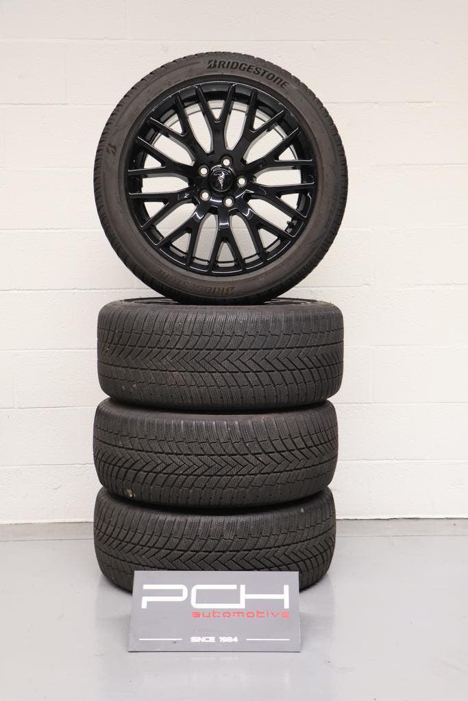 Kit Hiver pour Ford Mustang, Autos : Pièces & Accessoires, Pneus & Jantes, Pneus hiver, 255 mm, Utilisé, 19 pouces, Pneus et Jantes