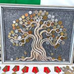 Wereld. Collection of coins, banknotes and stamps and more