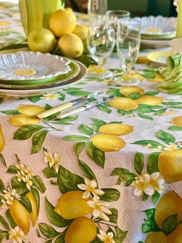 Tafelkleed met citroenen in bloei voor ruime tafels. -