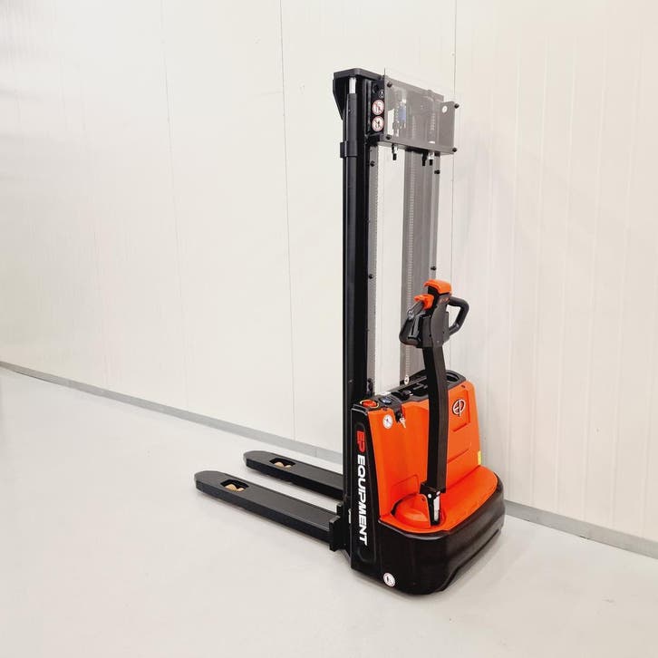 Nieuw EP ESA121 elektrische stapelaar 1200kg, Zakelijke goederen, Machines en Bouw | Heftrucks en Intern transport, Stapelaar