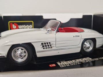 Bburago 1:18 - Voiture miniature - Mercedes, Nieuw