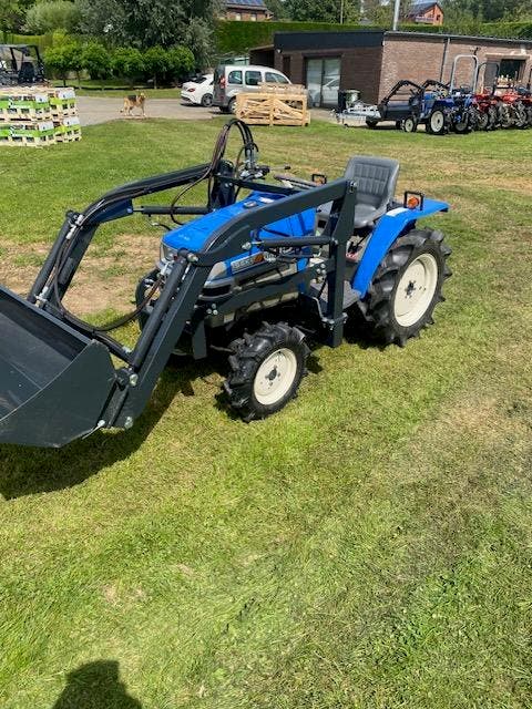 iseki tm 15 4wd  als nieuw met voorlader, Articles professionnels, Agriculture | Tracteurs, Enlèvement