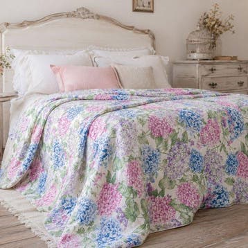 BA262 - Decoratieve Stof - Hortensias en Veldbloemen -