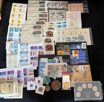 Collectie van memorabilia - Wereldcollectie met munten,