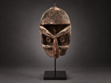 sculpturaal masker Wè / Guéré – masker met spinnenachtige