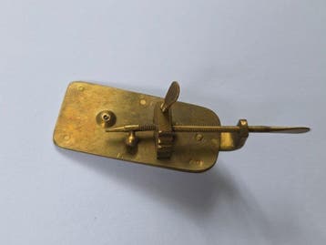 Réplique d’un ancien microscope d’Antoni van Leeuwenhoek -, Collections