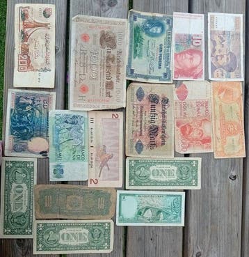 Wereld. Collection of coins and banknotes 1800/2000 (Zonder