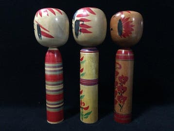 Set van 3 traditionele Japanse vintage kokeshi-poppen -