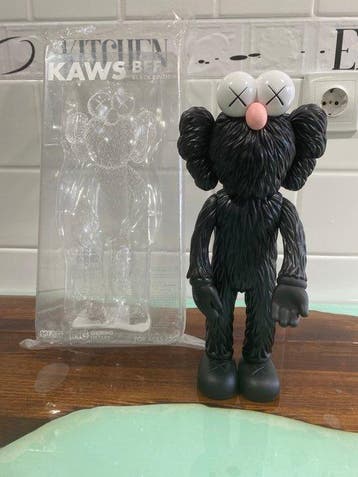 Kaws (1974) - KAWS BFF Black Edition