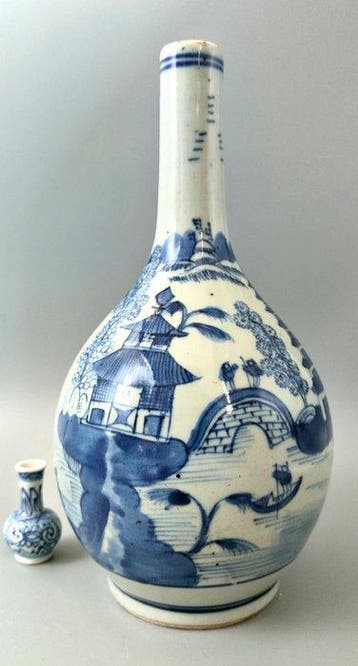 Vaas - Hue Blanc-bleu porselein - China - Qing Dynastie