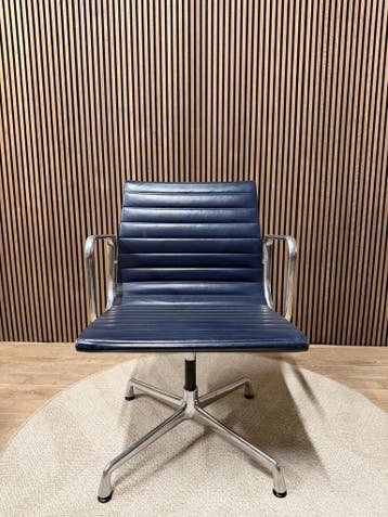 Design Klassieker Vitra Eames Ea 117 - Origineel Leer, Verzenden, Zo goed als nieuw