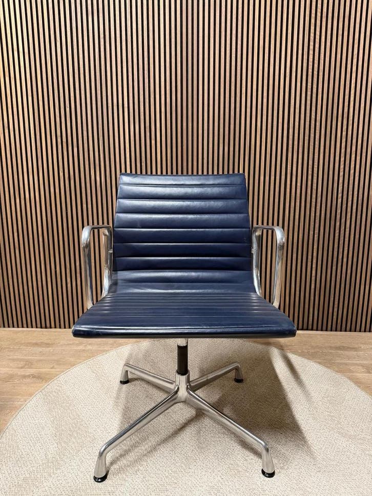 Design Klassieker Vitra Eames Ea 117 - Origineel Leer, Huis en Inrichting, Bureaustoelen, Zo goed als nieuw, Verzenden