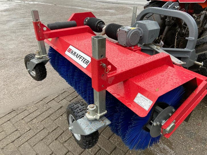 Kraffter Veegmachine 220 aftakas, Articles professionnels, Agriculture | Outils