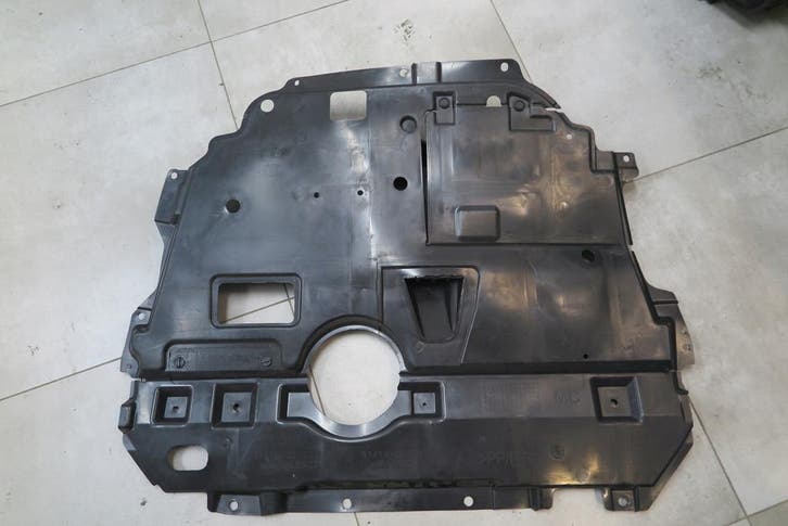 onderbescherming motor Toyota Auris II 51410-02220, Autos : Pièces & Accessoires, Carrosserie & Tôlerie, Envoi