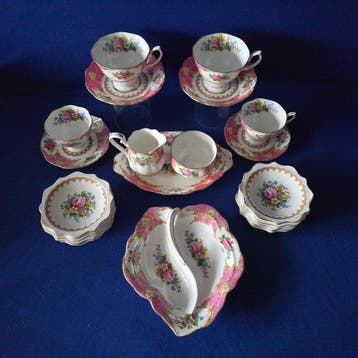 Royal Albert - Service à thé (24) - Lady Carlyle -, Antiek en Kunst