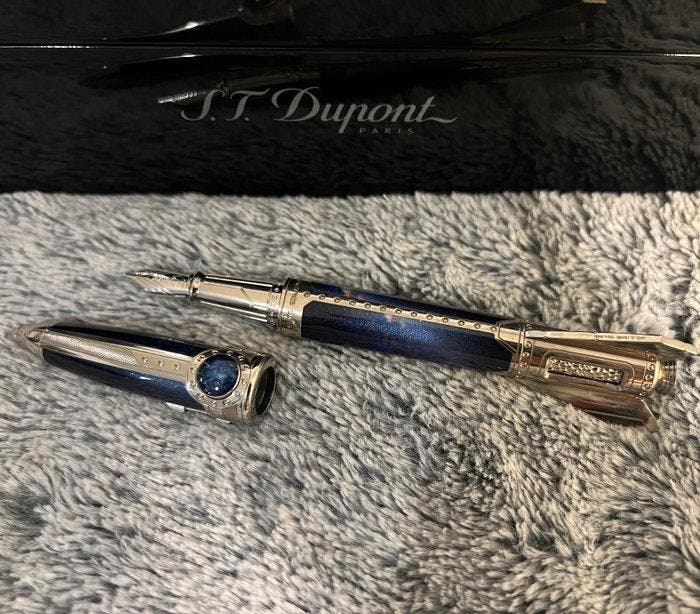 S.T. Dupont - Stylo à plume, Collections, Stylos