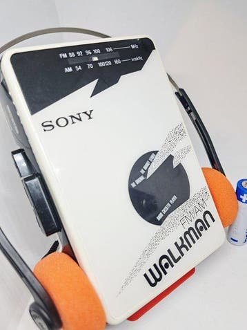 Sony - WM-BF22 - Made in Japan - fully serviced-White.