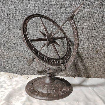 Decoratief ornament - Meurop - Europa - zonnewijzerornament