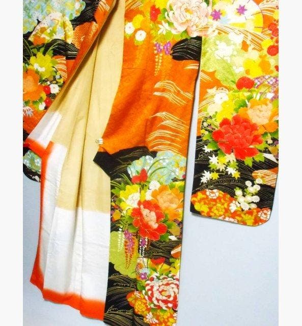 Éblouissant kimono furisode en soie noire pure avec feuille, Antiquités & Art, Antiquités | Autres Antiquités
