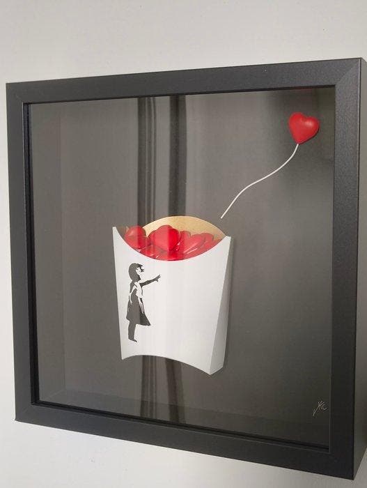 XTC Artist - Mc Banksy Red Boxed, Antiek en Kunst, Kunst | Designobjecten