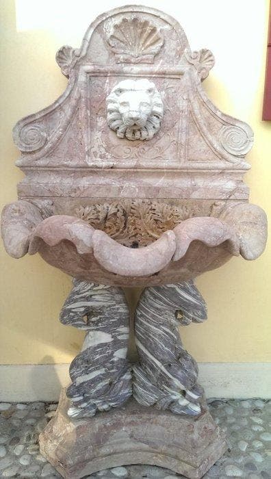 Fontaine - 1750-1800 - Fontaine monumentale, Antiek en Kunst, Antiek | Meubels | Stoelen en Sofa's