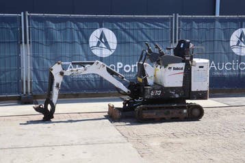 Veiling: Minigraver Bobcat E10 Elektrisch + Diesel 7.5kW 201, Articles professionnels, Machines & Construction | Grues & Excavatrices