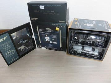 Corgi 1:38 - Model coupé (4) - Aston-Martin DB5 from James