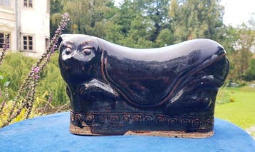 Zeldzaam antiek Chinees zoomorf keramisch kussen in de vorm