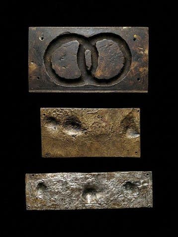 Set van 3 decoratieve plaquettes in brons met reliëf –