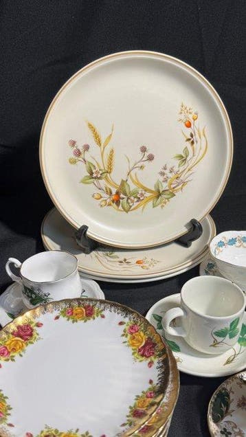 Royal Albert - Service de table (58) - Porcelaine, Os
