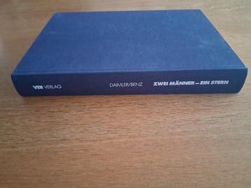 1:43 - Modelauto (9) - Naast 2 boeken, 7 modellen - Modellen