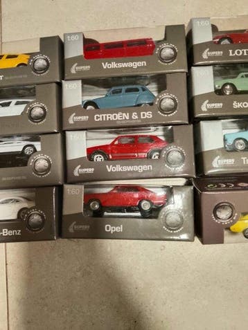 Welly 1:64 - Voiture miniature (12) - Lotus Skoda Trabant -