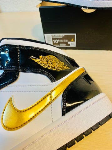 Air Jordan - One Mid SE GOLD PATTENT P44,5 - Sneakers -, Nieuw