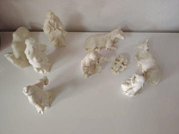 Kerststal (9) - Porselein - Italiaanse kerststal - 20 cm