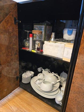Fama - Credenza - Wortelnotenhout - Buffet van nootburlhout.