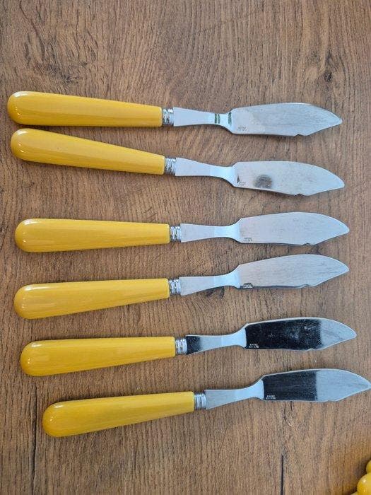 Sabre - Bestekset voor 6 personen (36) - Staal, Plastic, Antiquités & Art, Antiquités | Meubles | Tables