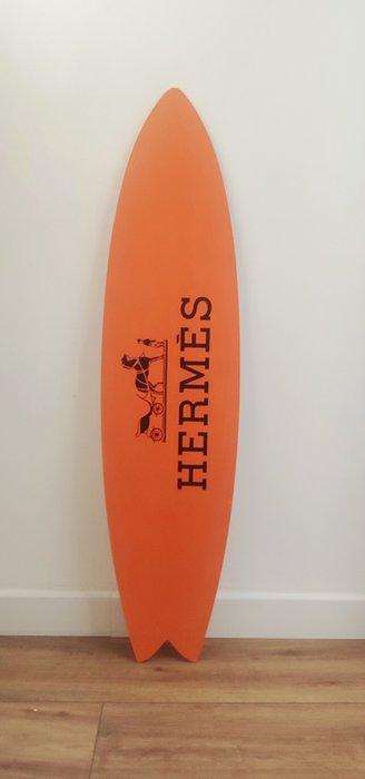 Anavrin - sculptuur, Surfin Hermès - Tribute to Hermès -