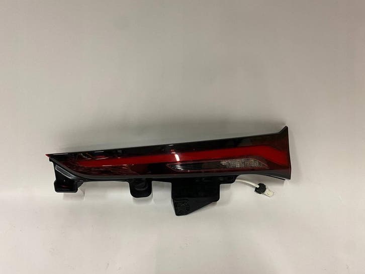 Mazda CX-80 25- rechter binnenlamp LED Europa, Autos : Pièces & Accessoires, Éclairage, Envoi