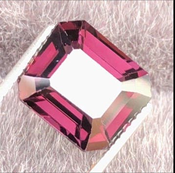 1 pcs Violet Spinelle - 2.99 ct - Lotus Gemology (Thaïlande)